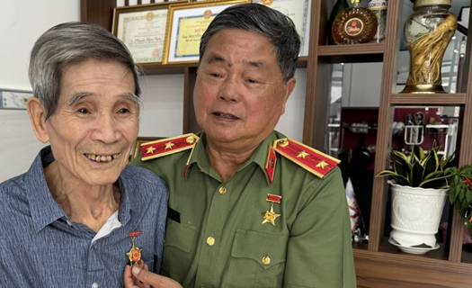 50 năm giải phóng miền Nam: Bí mật nghe radio trong nhà tù Côn Đảo